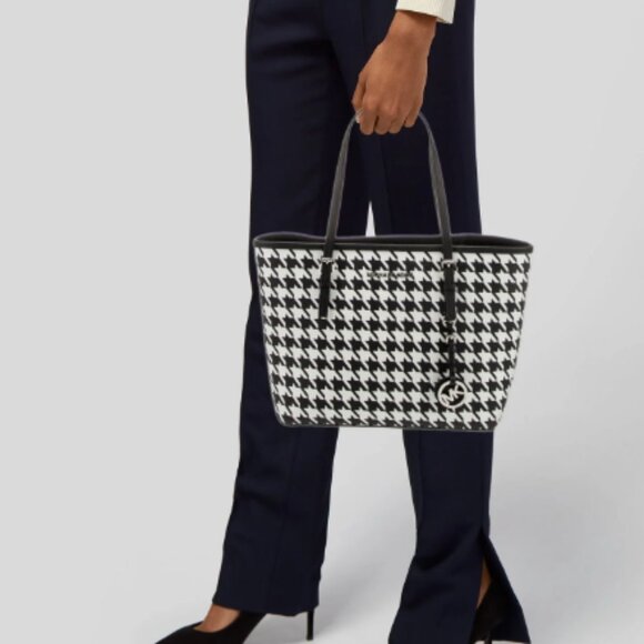 Michael Kors Jet Set Travel Tote in Black and White Houndstooth - Picture 4 of 6